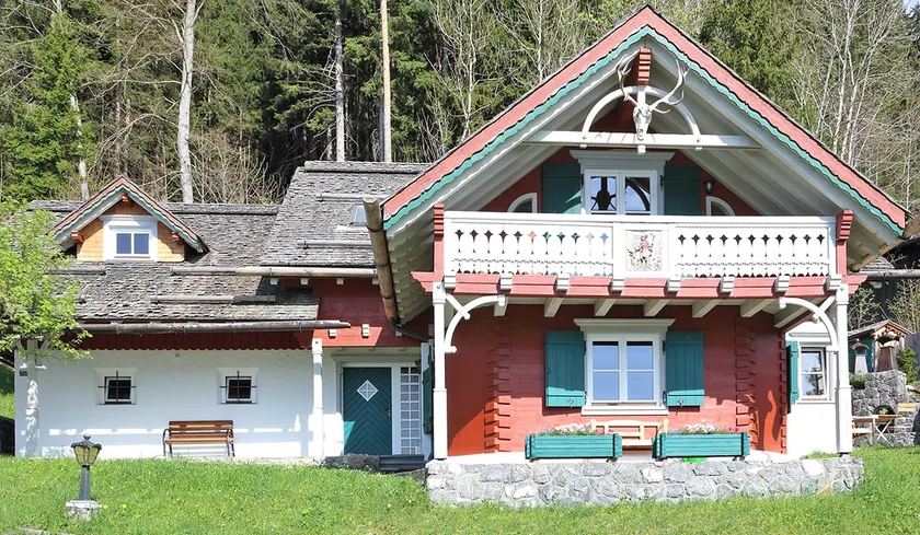 Rustic hunting lodge - Image 1