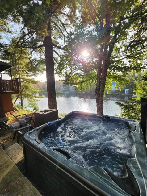 Chalet Le Charmant on the lakefront - Image 1