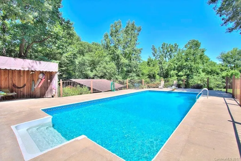 Peaceful Guesthouse Retreat | Pool & Nature Escape - Image 1