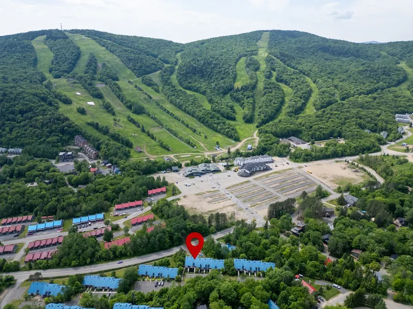 Superbe condo face aux pentes de ski Stoneham!!! - Image 1