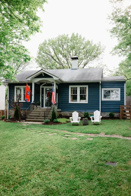 The Bellmore Cottage - Image 1