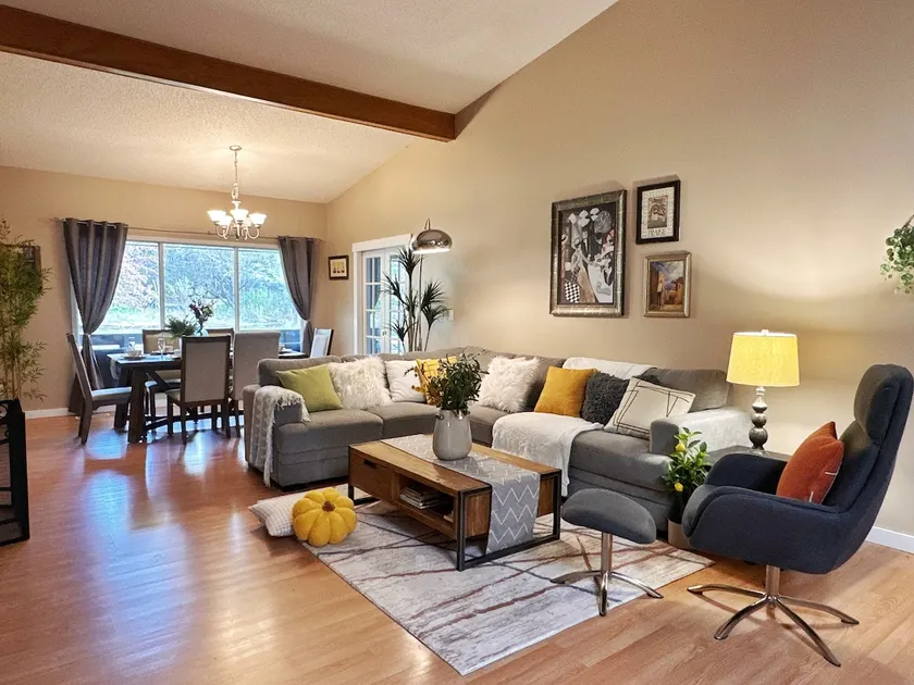 Spacious Garden Bungalow | Over 4,000 Sqft - Image 1