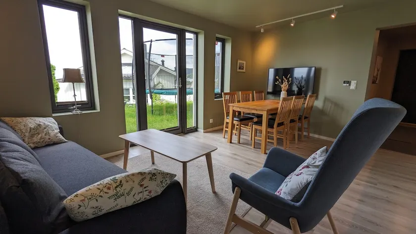New and fresh apartment, free parking and ocean view - Image 1