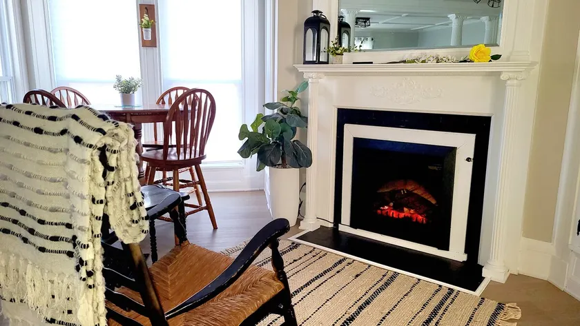 Farmhouse Oasis |Washer/Dryer| Fireplace - Image 1