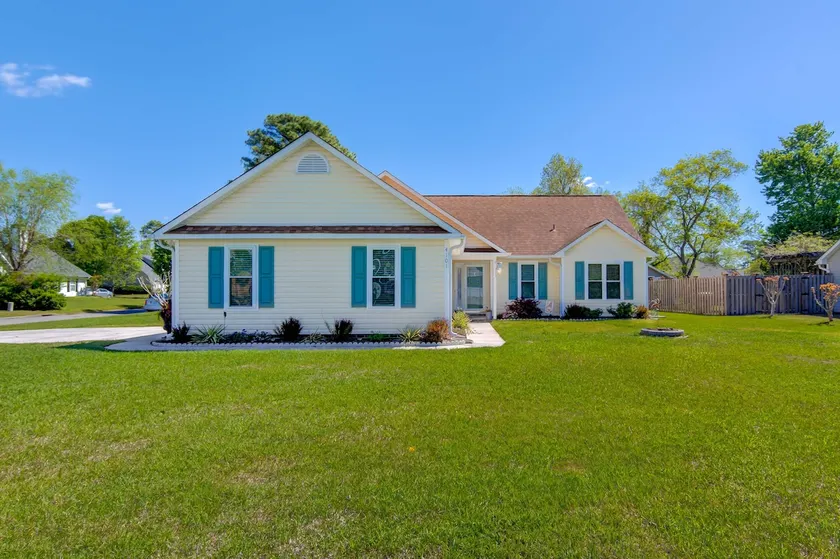 Quaint, Cozy, Very Clean & Close to the BEACH 3 bedroom home w/ sunroom & office - Image 1