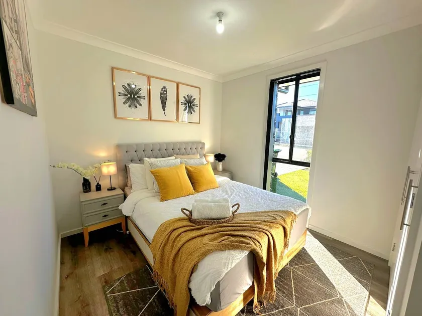 Modern 2BR home| Private| Luxury  | Oran Park Stay  Free Parking | Free Wi-Fi   - Image 1