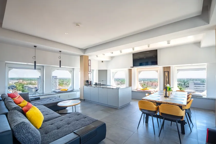Exclusive 100 m² penthouse with 360° view and AC - Image 1
