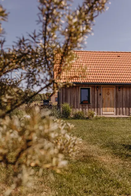 3. Summer cottage surrounded by greenery, Rewal commune - Image 1