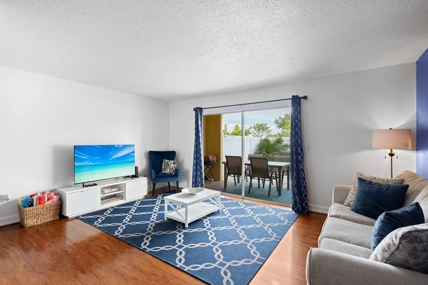 Large 3BR Garden Condo w/ Heated Pool - Image 1