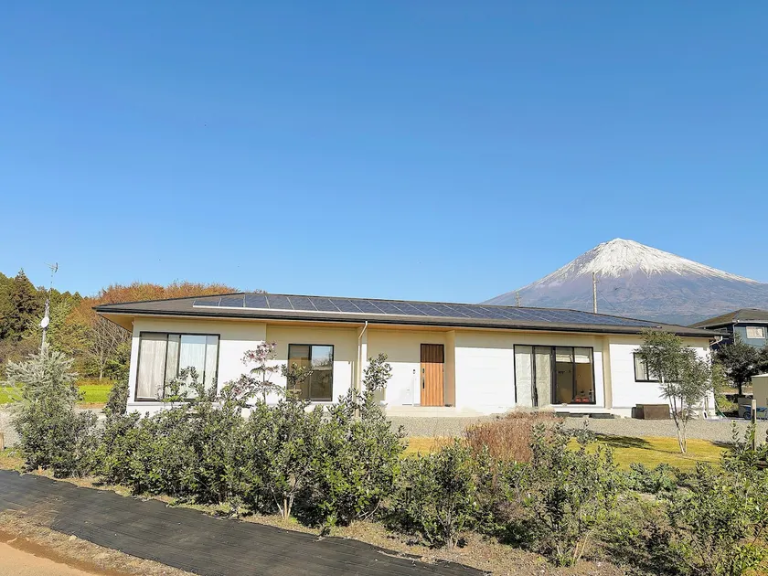 A private house with a panoramic view of Mt. Fuji, where you can also enjoy a barbecue, equipped with a kitchen, bath, and air conditioning! - Image 1