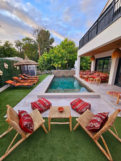 VILLA IN THE HEART OF HERAULT WITH POOL AND SAUNA - Image 1