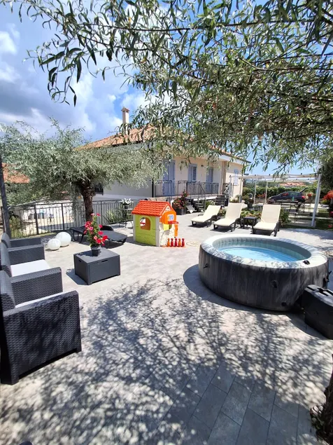 Villa Vivaldi with solarium, garden and jacuzzi - Image 1