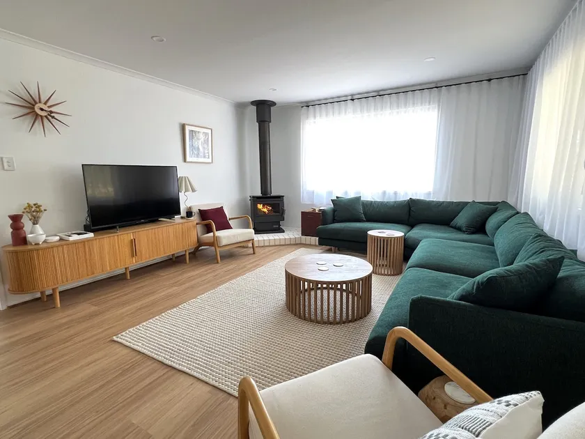 500m to beach | Linen included | WiFi | WFH set-up - Image 1