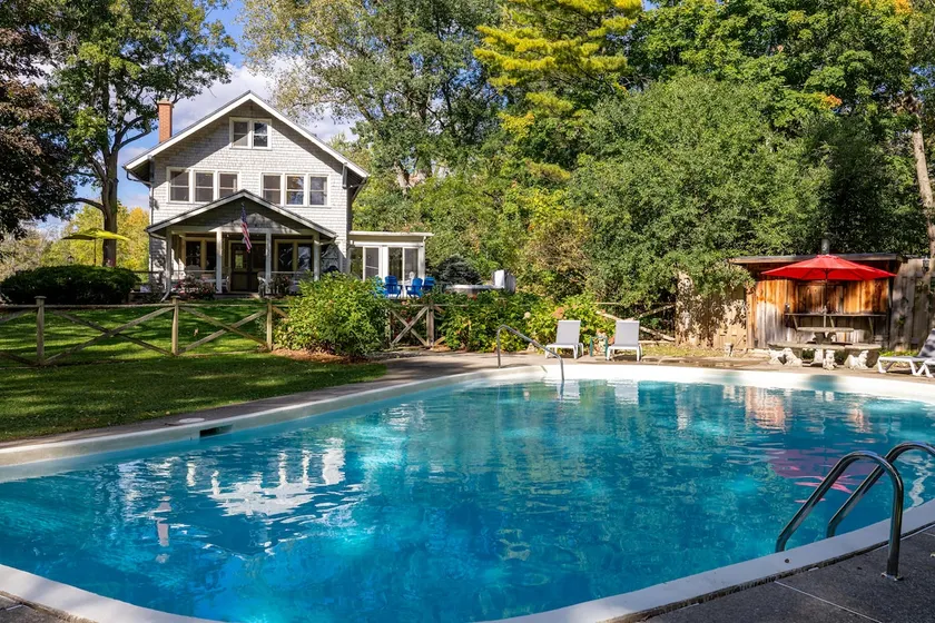 Lakefront Getaway w/ Private Nordic Spa + Hot tub - Image 1