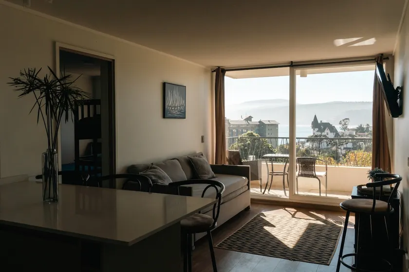 Perfect beach getaway steps from the plaza - Image 1
