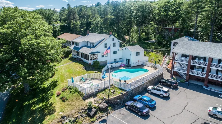 Ogunquit 5 Bedroom House – Walk to Beach & Town - Image 1