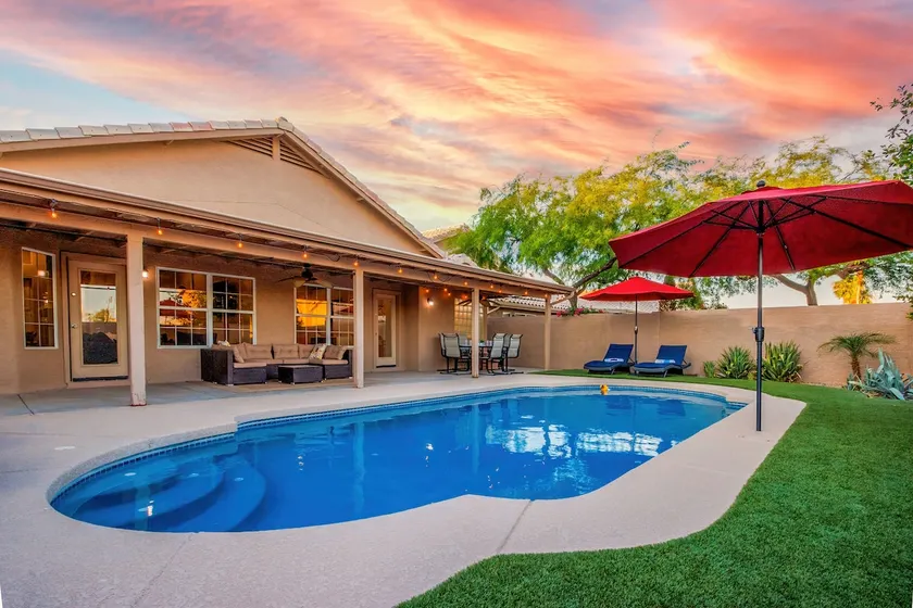 Luxe Phoenix Getaway (heated pool, mountain view) - Image 1