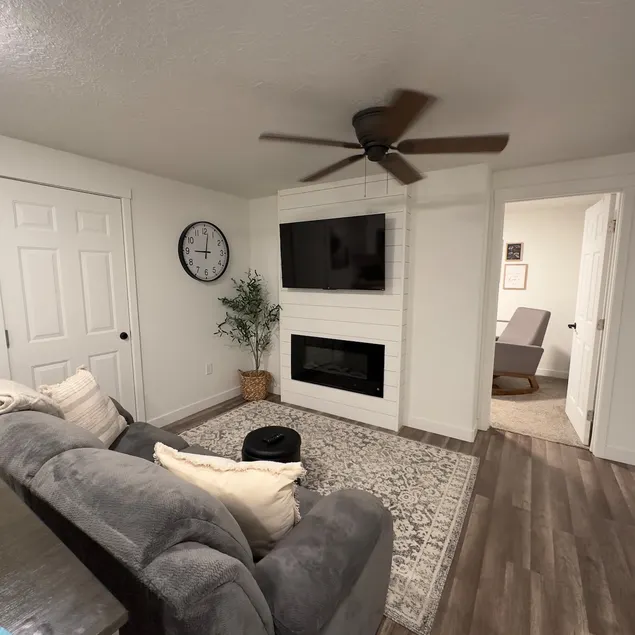 Cozy 2 Bedroom 1 Bath Kitchen - Image 1