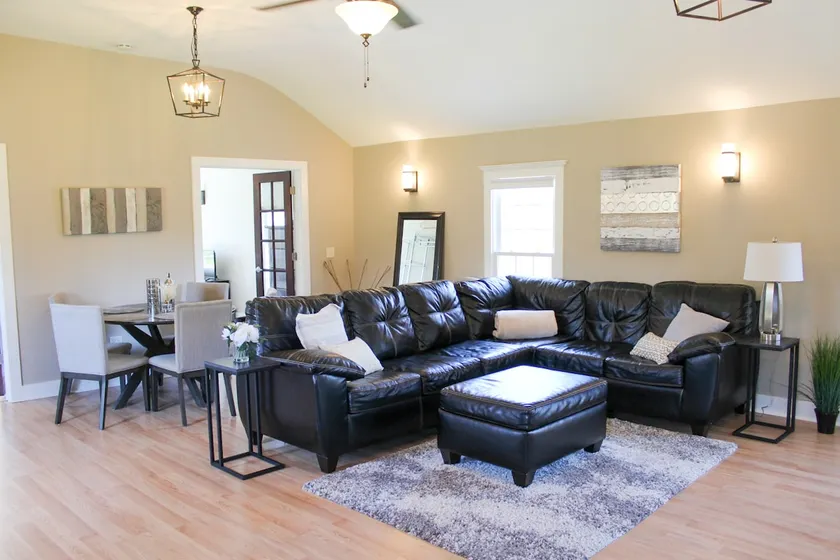 Beautiful 3 Bed Loft in Skaneateles - Image 1