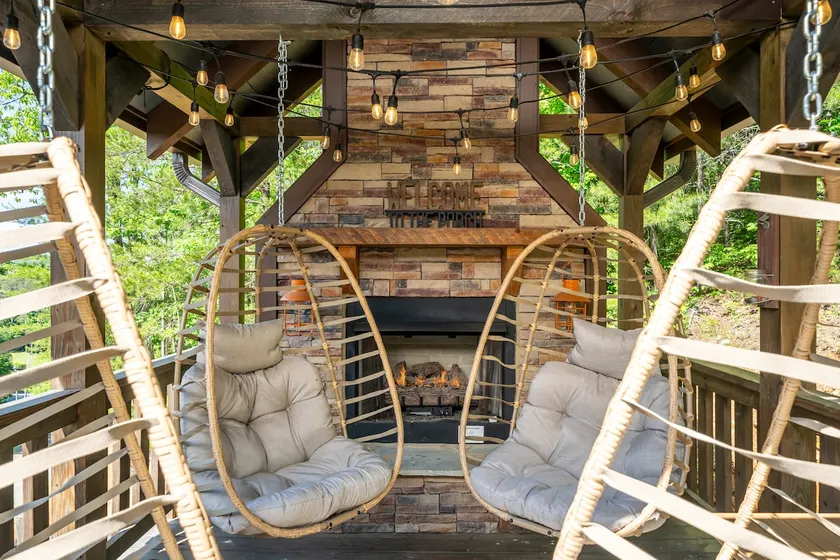 FirePit | Family Friendly | Outdoor Swings | Local - Image 1