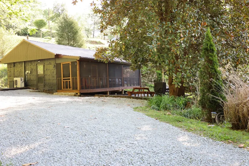 Cabin at the cove at Watauga Lake - Image 1