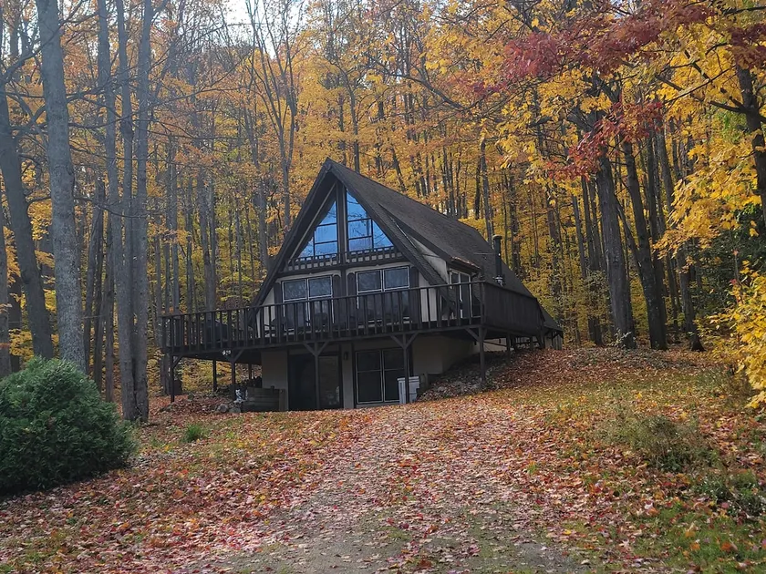 3 Bedroom 3.5 bath Chalet - Image 1