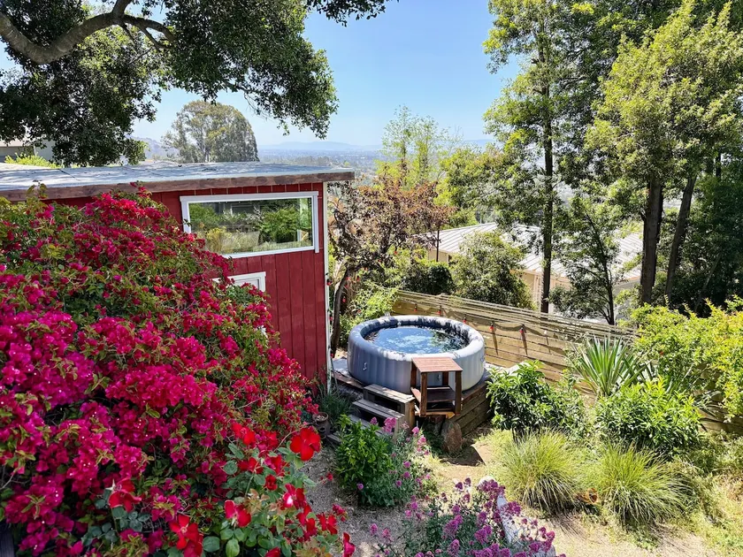 Hills Cottage with Views and Hot Tub - Image 1