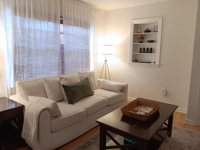 Briarcliff Cottage · Cozy 1950s Home Near Downtown - Image 1