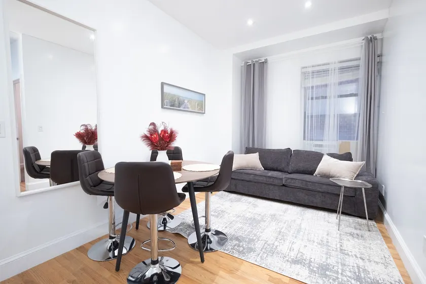 3BR w/dishwasher, WD, elevator near Central Park W - Image 1