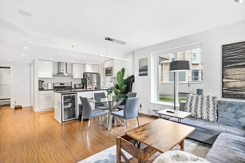 5 BR & 3 BTH Entire 3 Floor Townhome-Rooftop - Image 1