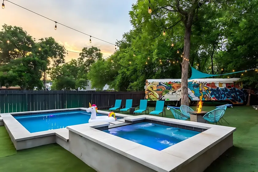 East Austin Pool and Hot Tub Retreat Near Rainey - Image 1