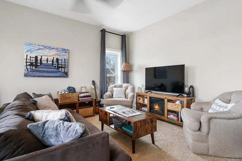 Harbor view condo - Image 1