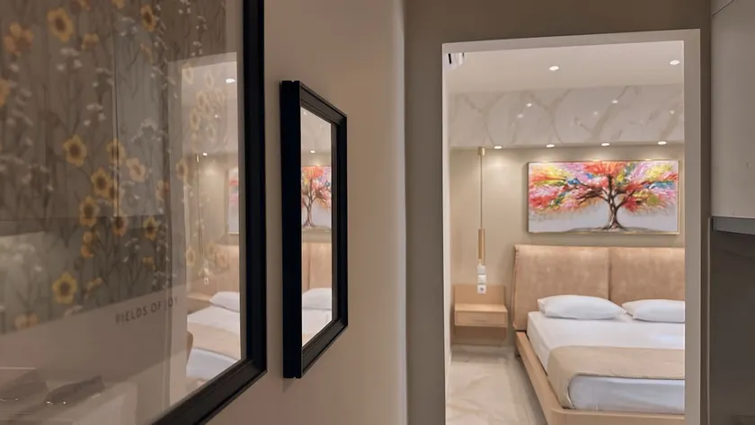 La Perla Apartments - Image 1