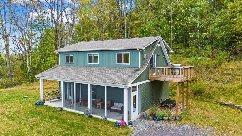 Old Rag Cottage - sunny 2 bedroom near everything - Image 1
