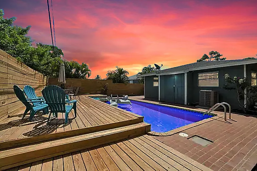 Shark Tank Getaway | Heated Pool and Hot Tub - Image 1