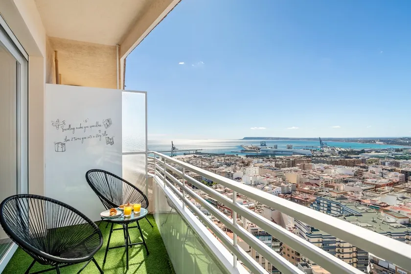 SkySuitesAlicante - Large studio on the 23rd floor - Image 1