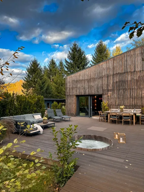 La Râu 663A - Riverside Mountain Chalet with Outdoor Jacuzzi - Image 1