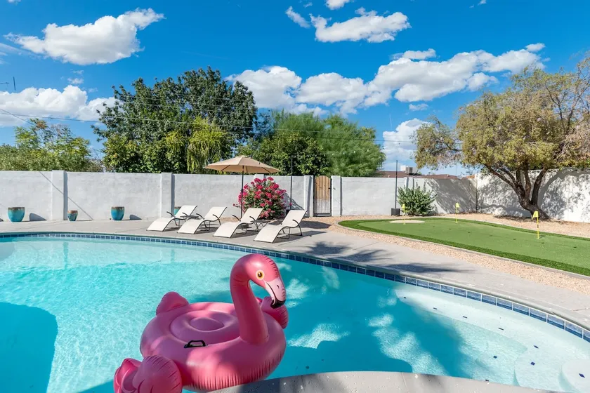 La Vie Contemporaine Old Town | HeatedPool+HotTub! - Image 1