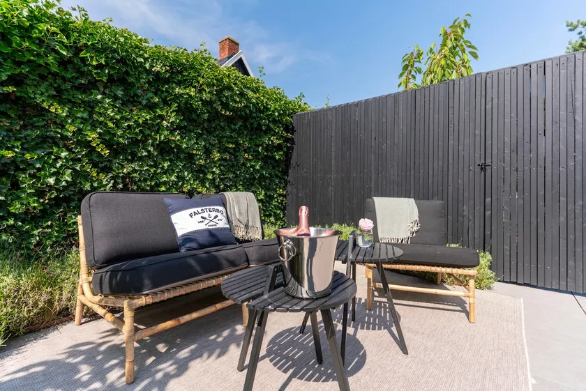 Modern Guesthouse | Private Patio & Close to Beach - Image 1