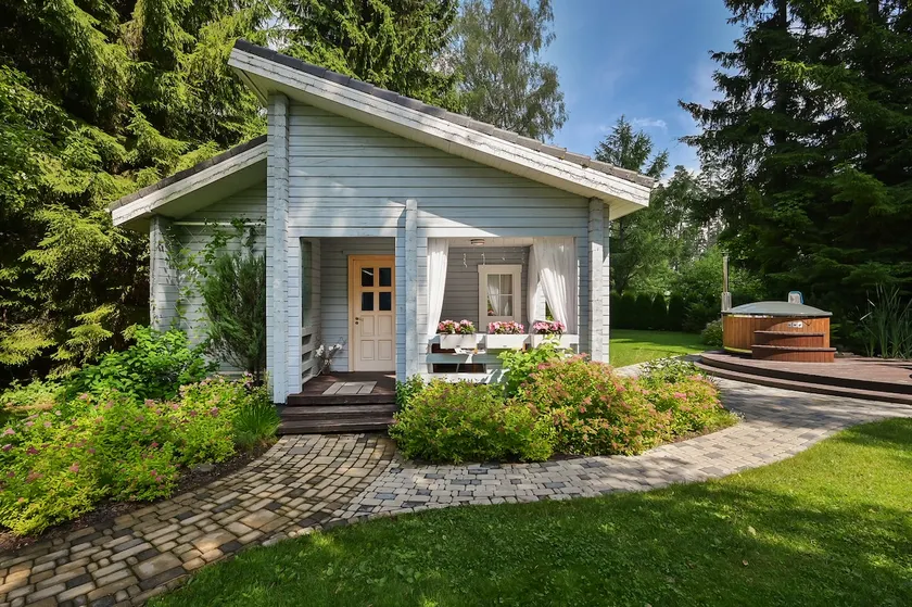 Romantic cozy house Kirzacinas pirts with sauna close to seaside - Image 1