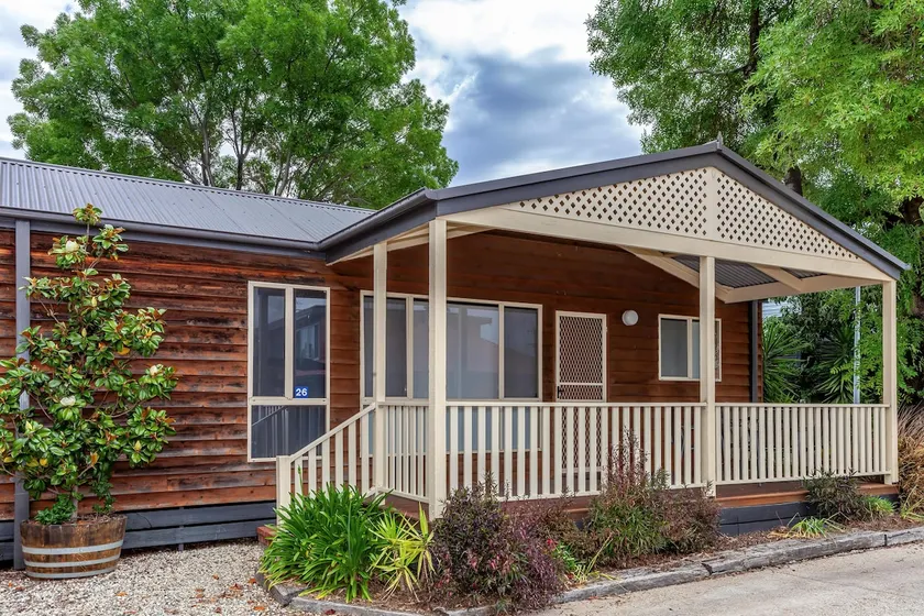 BIG4 Albury Spa Cabin - Image 1