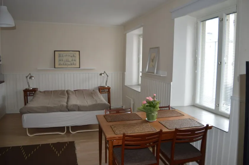 Charming wooden apartment with private balcony - Image 1