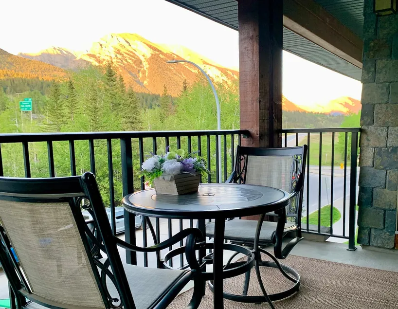 Splendid Mountain View Condo with 1-Bedroom 2 Beds - Image 1