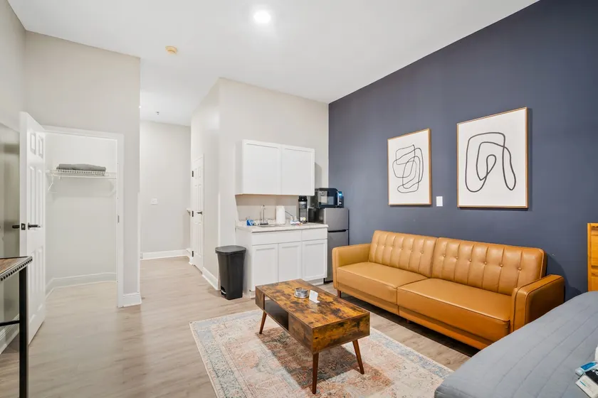 Tranquil Studio Getaway - Image 1