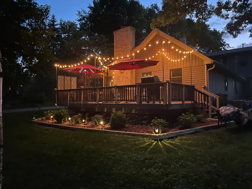 Relaxing  Delavan home across street from lake sleeps 10, 4 bedrm.Dogs welcome! - Image 1