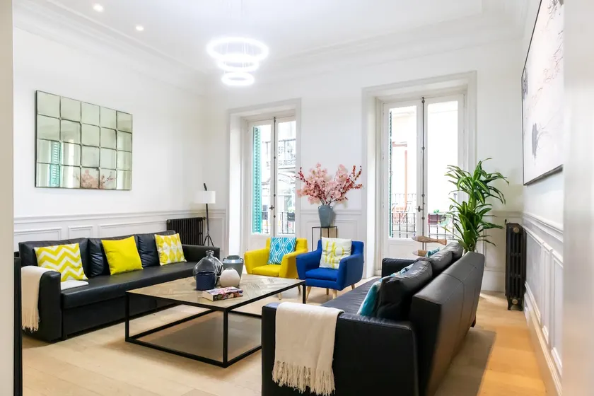 Chueca Gran Vía - 3 Bedrooms / 3 Bathrooms - Image 1