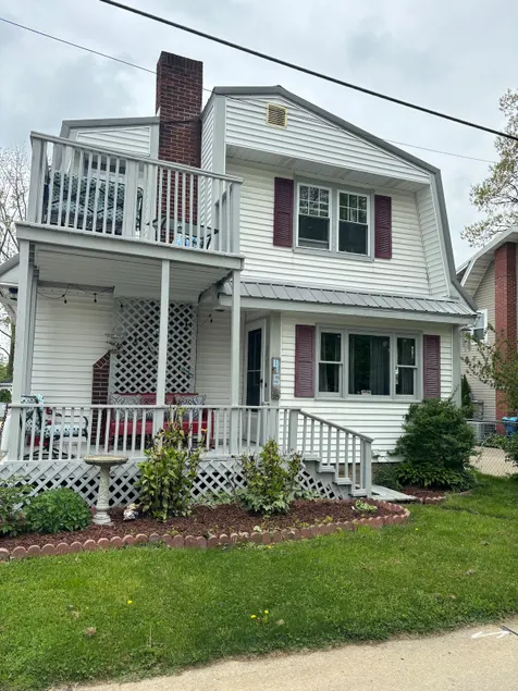 Lucy's Lakeview - Image 1