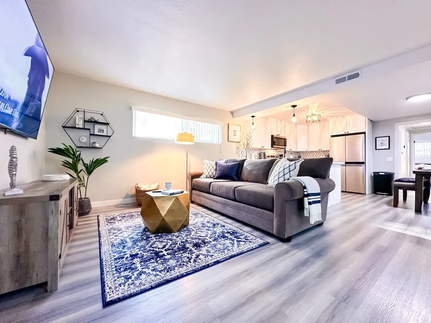 Beautifully Remodeled Home In Newport - Image 1