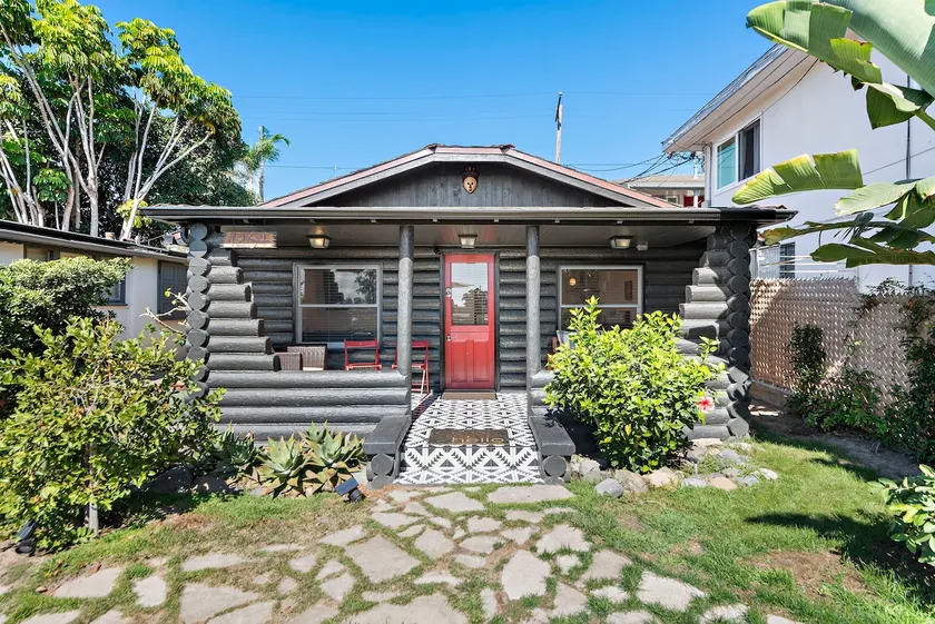Entire Cabin, 2 Blocks to Water with Ocean Views! - Image 1