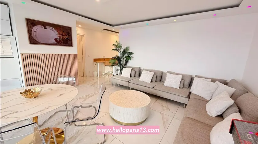 Nice Apartment with amazing view of Paris with private Parking - Image 1